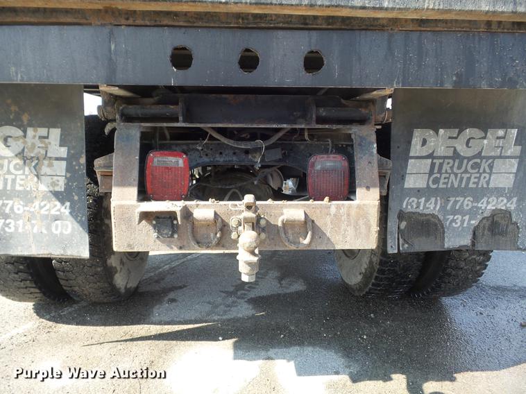 image for item DC7391 1996 Ford F800 dump truck