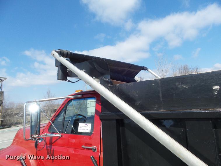 image for item DC7391 1996 Ford F800 dump truck