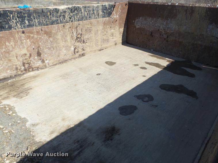 image for item DC7391 1996 Ford F800 dump truck