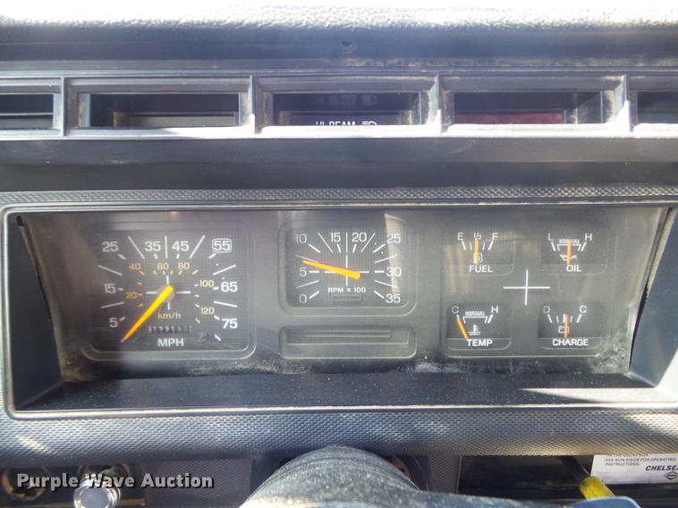 image for item DC7391 1996 Ford F800 dump truck