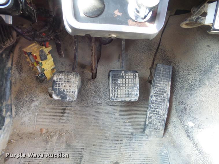 image for item DC7391 1996 Ford F800 dump truck