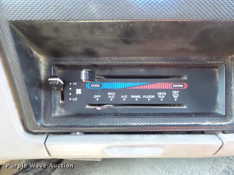 image for item DC7391 1996 Ford F800 dump truck