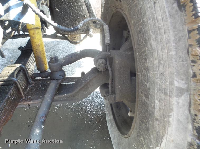 image for item DC7391 1996 Ford F800 dump truck