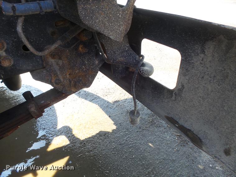 image for item DC7391 1996 Ford F800 dump truck