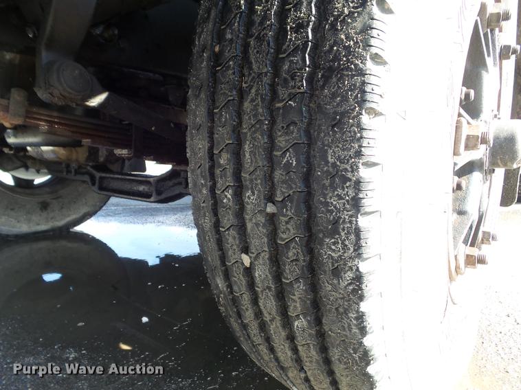 image for item DC7391 1996 Ford F800 dump truck