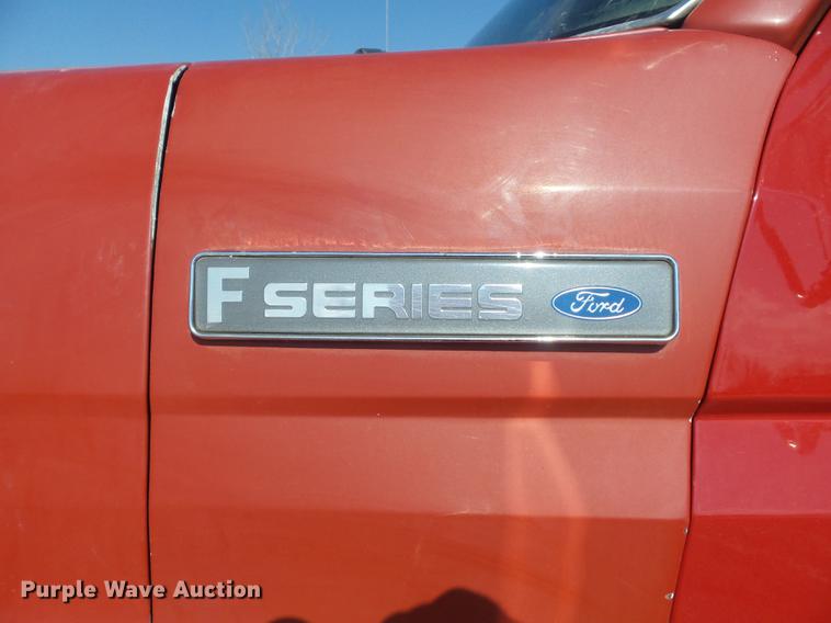 image for item DC7391 1996 Ford F800 dump truck