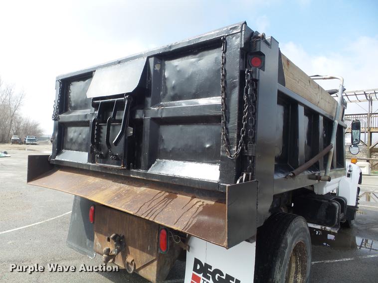 image for item DC7394 1995 Ford F800 dump truck