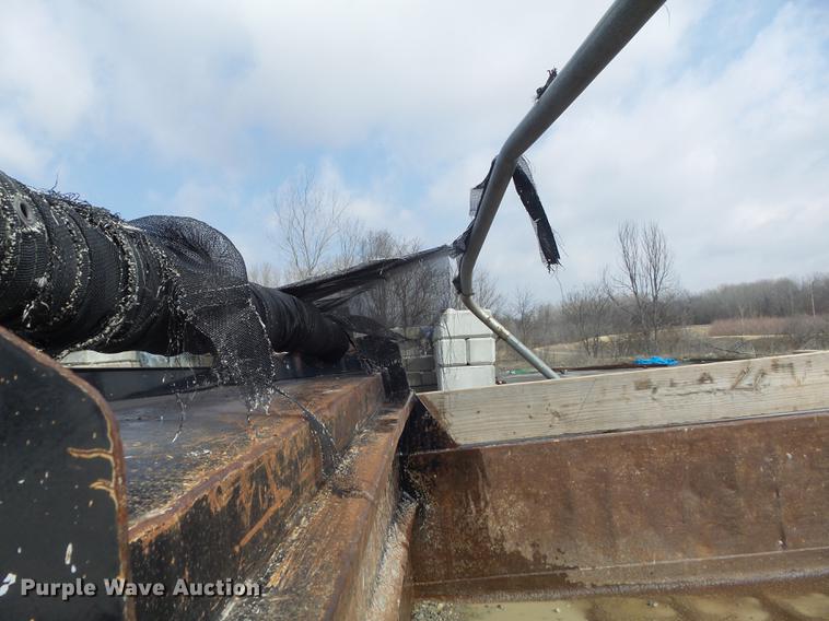 image for item DC7394 1995 Ford F800 dump truck