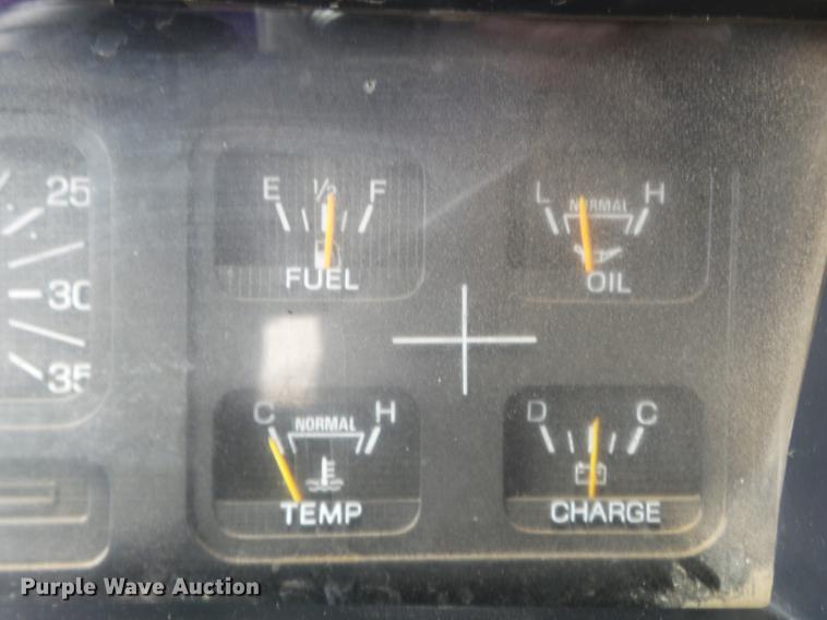 image for item DC7394 1995 Ford F800 dump truck