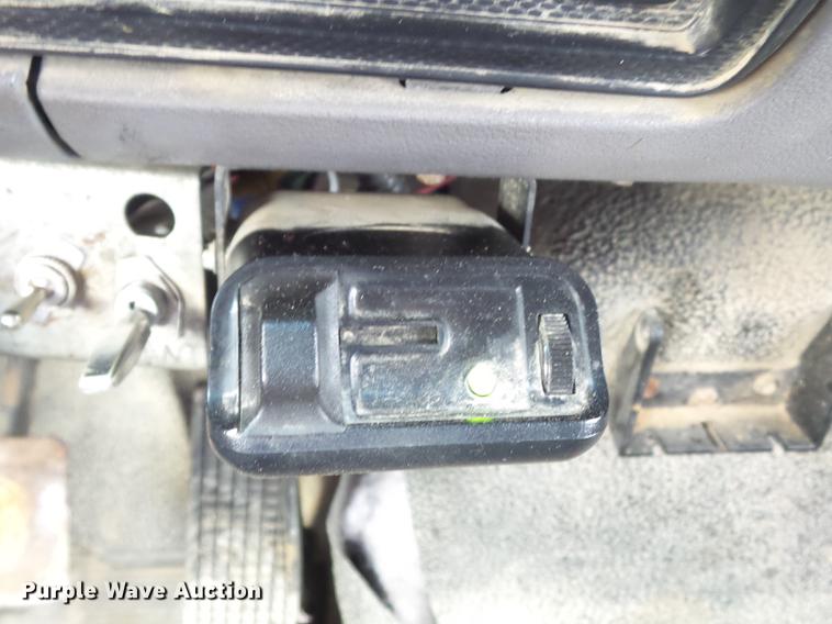 image for item DC7394 1995 Ford F800 dump truck