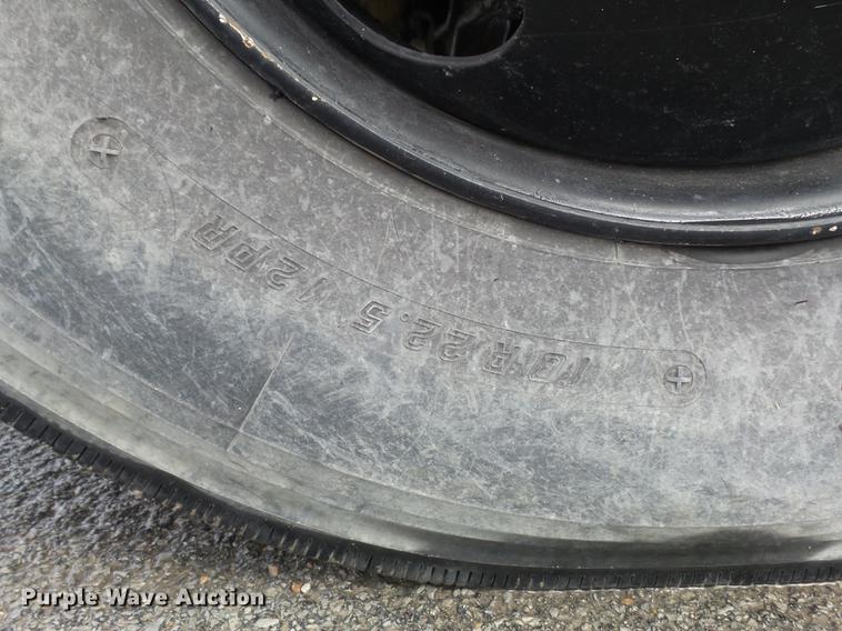 image for item DC7394 1995 Ford F800 dump truck