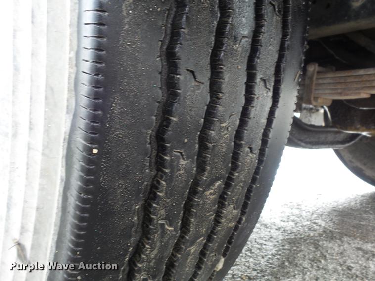 image for item DC7394 1995 Ford F800 dump truck