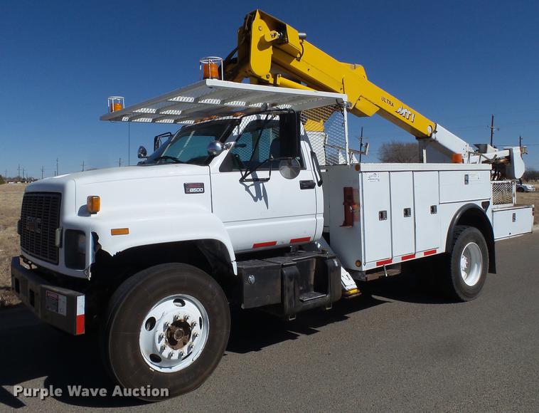 image for item DD1231 2000 GMC C7500 bucket truck