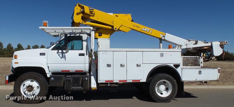 image for item DD1231 2000 GMC C7500 bucket truck