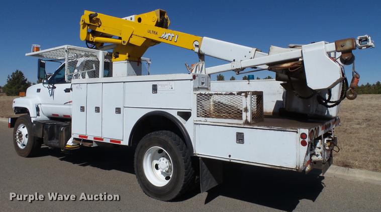 image for item DD1231 2000 GMC C7500 bucket truck