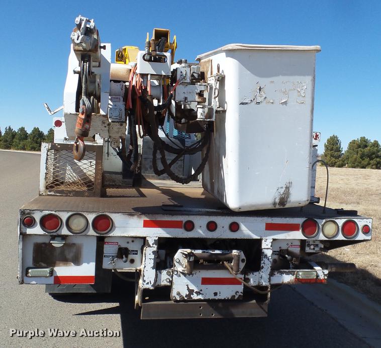 image for item DD1231 2000 GMC C7500 bucket truck