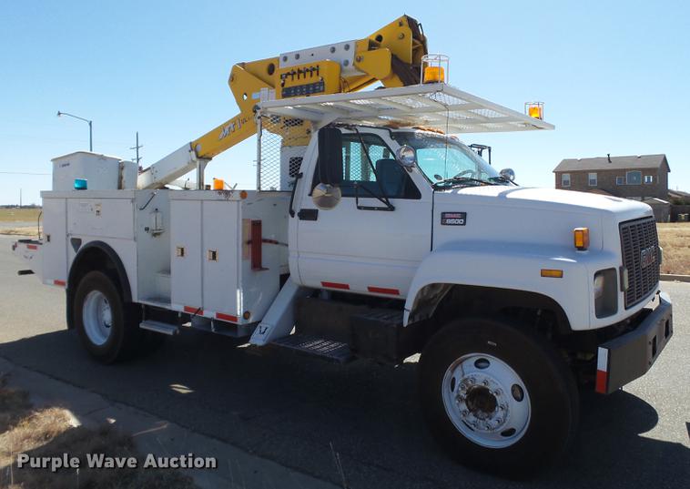 image for item DD1231 2000 GMC C7500 bucket truck
