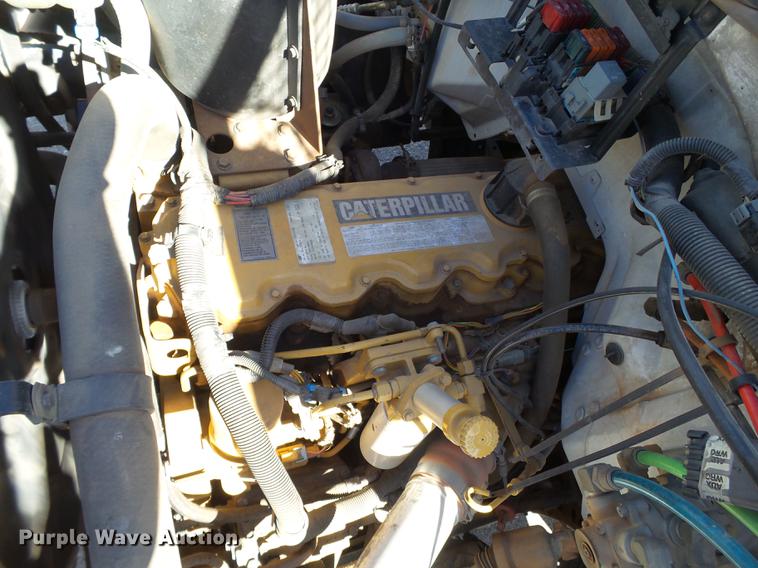 image for item DD1231 2000 GMC C7500 bucket truck