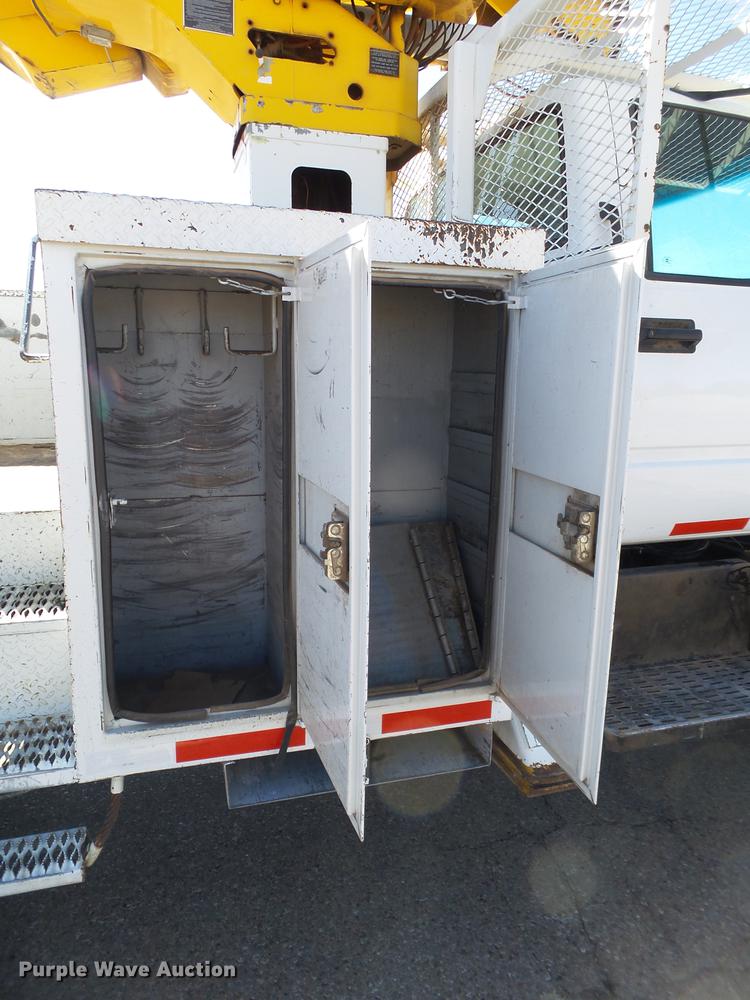 image for item DD1231 2000 GMC C7500 bucket truck