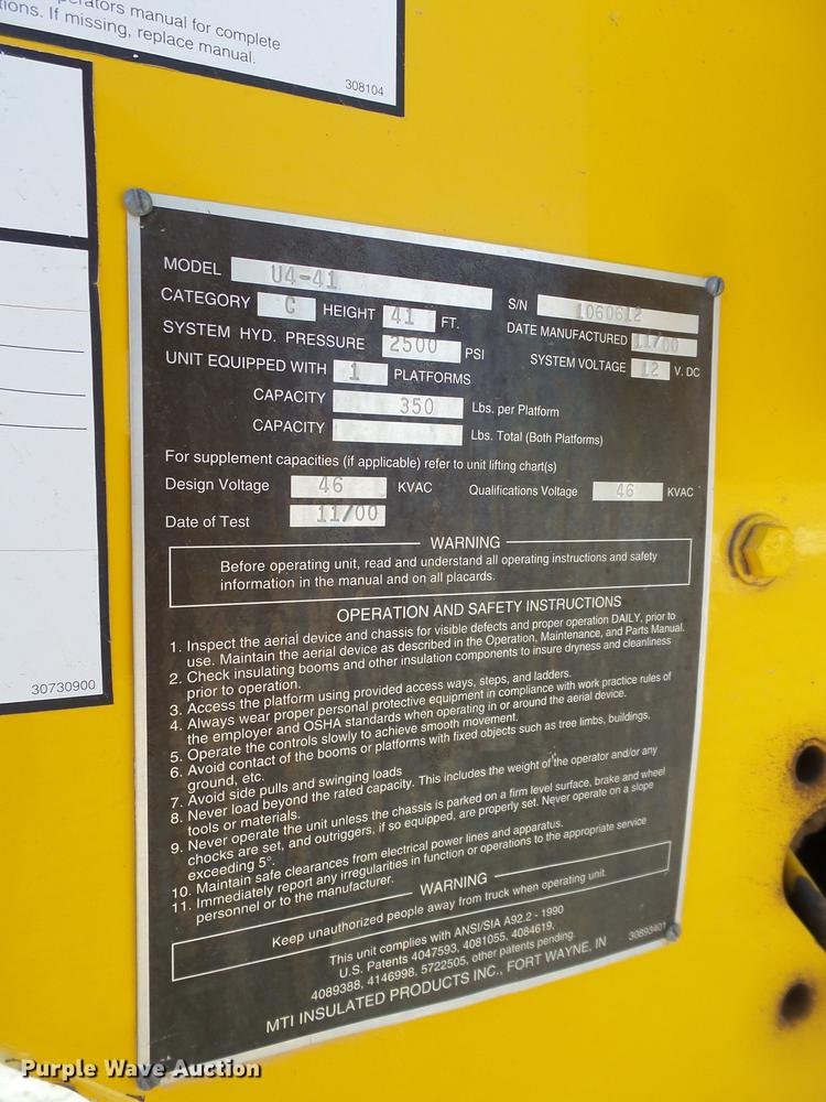 image for item DD1231 2000 GMC C7500 bucket truck