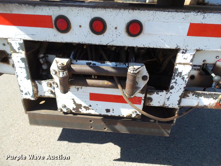 image for item DD1231 2000 GMC C7500 bucket truck