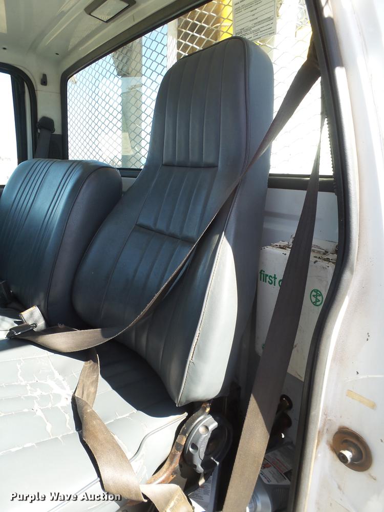 image for item DD1231 2000 GMC C7500 bucket truck