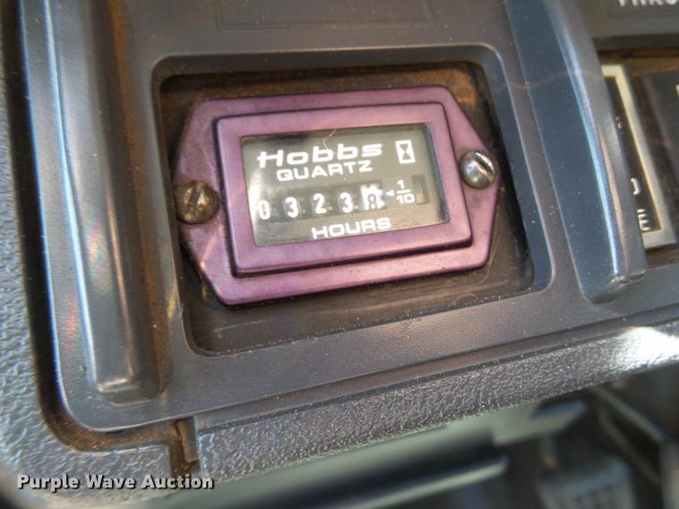 image for item DD1231 2000 GMC C7500 bucket truck