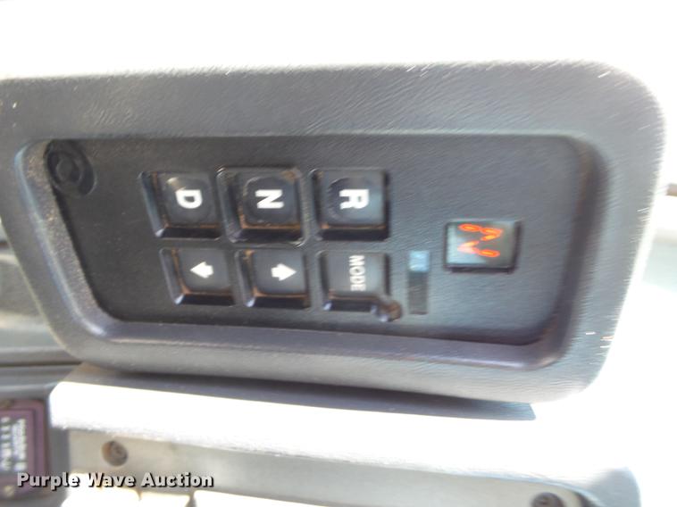 image for item DD1231 2000 GMC C7500 bucket truck