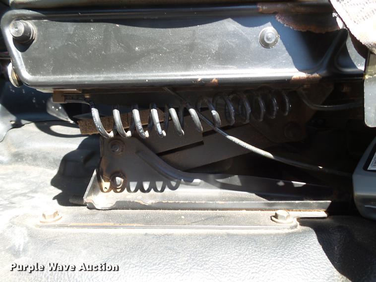 image for item DD1231 2000 GMC C7500 bucket truck