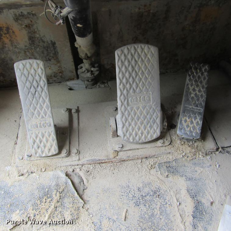 image for item DD2746 Komatsu 140M haul truck