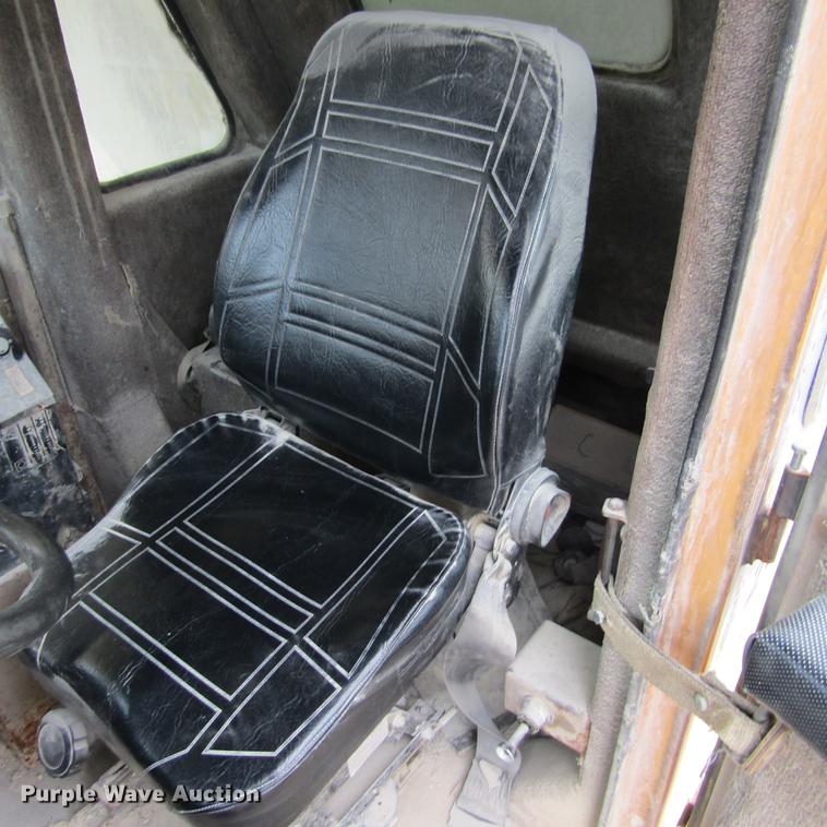 image for item DD2747 Komatsu 140M haul truck