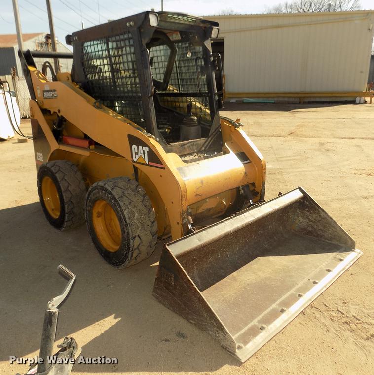 image for item DD2875 2003 Caterpillar 232 skid steer
