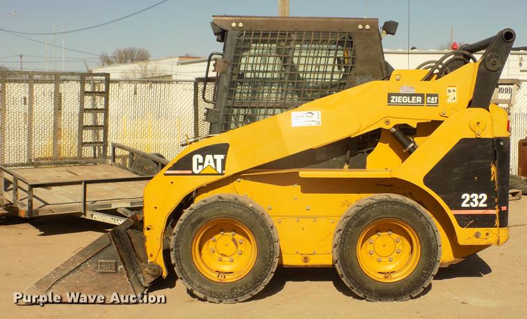 image for item DD2875 2003 Caterpillar 232 skid steer