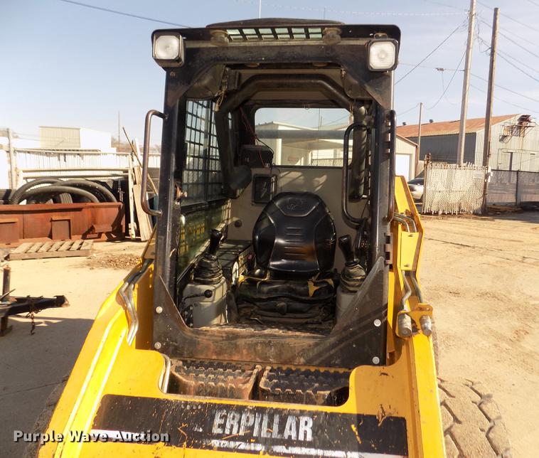 image for item DD2875 2003 Caterpillar 232 skid steer