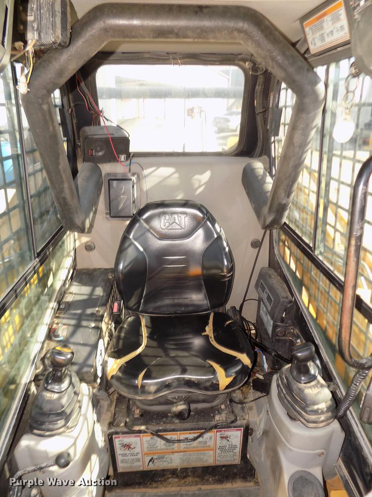 image for item DD2875 2003 Caterpillar 232 skid steer