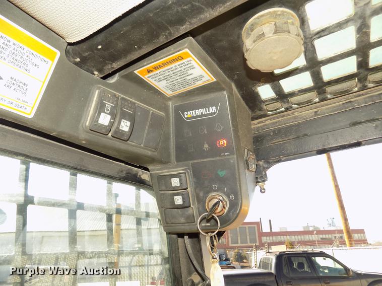 image for item DD2875 2003 Caterpillar 232 skid steer