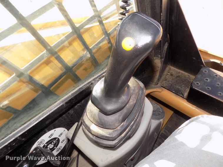 image for item DD2875 2003 Caterpillar 232 skid steer