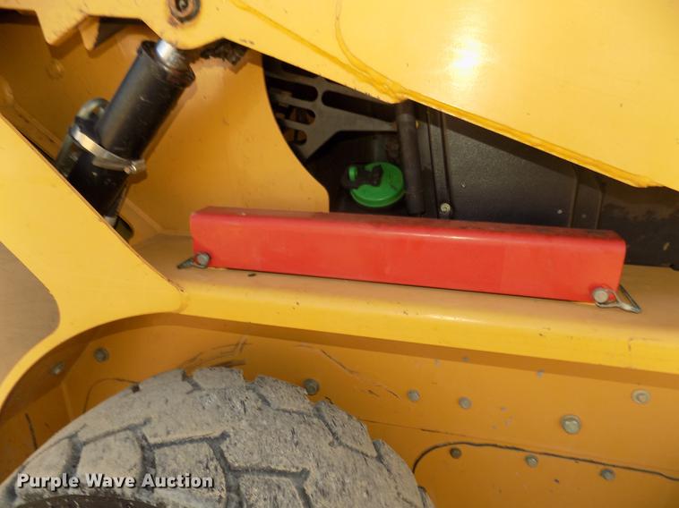 image for item DD2875 2003 Caterpillar 232 skid steer