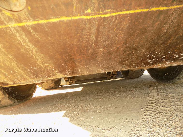 image for item DD2875 2003 Caterpillar 232 skid steer