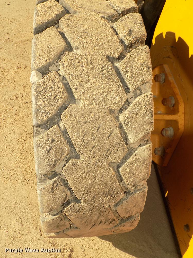 image for item DD2875 2003 Caterpillar 232 skid steer