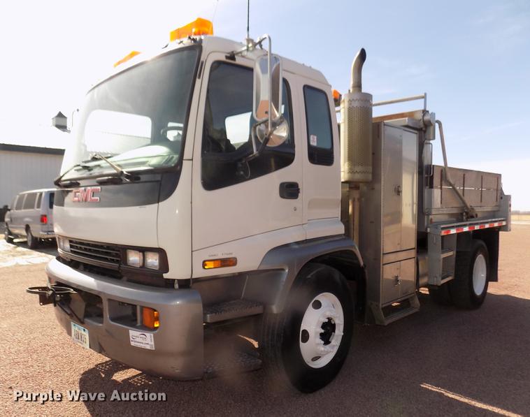 image for item DD2881 2004 GMC T7500 dump truck