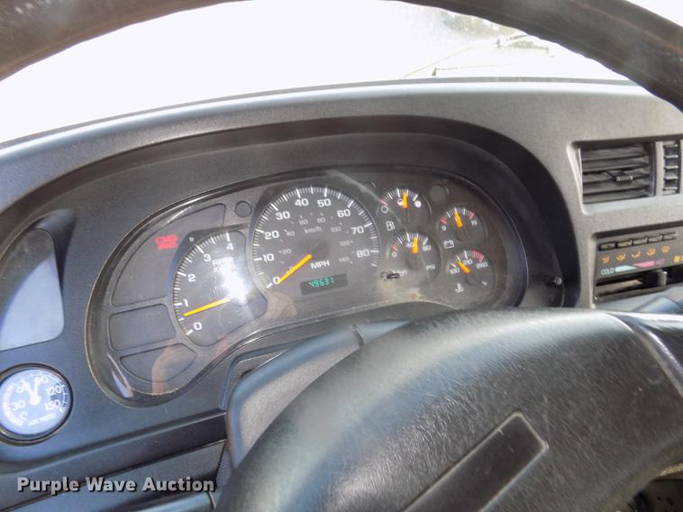 image for item DD2881 2004 GMC T7500 dump truck