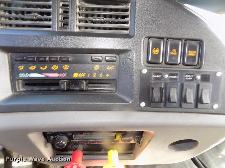 image for item DD2881 2004 GMC T7500 dump truck