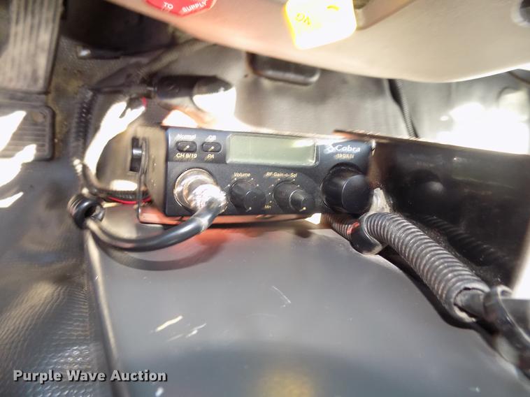 image for item DD2881 2004 GMC T7500 dump truck