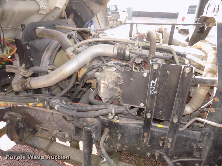 image for item DD2881 2004 GMC T7500 dump truck