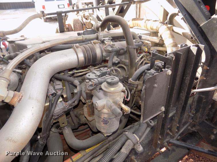 image for item DD2881 2004 GMC T7500 dump truck