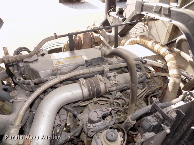 image for item DD2881 2004 GMC T7500 dump truck