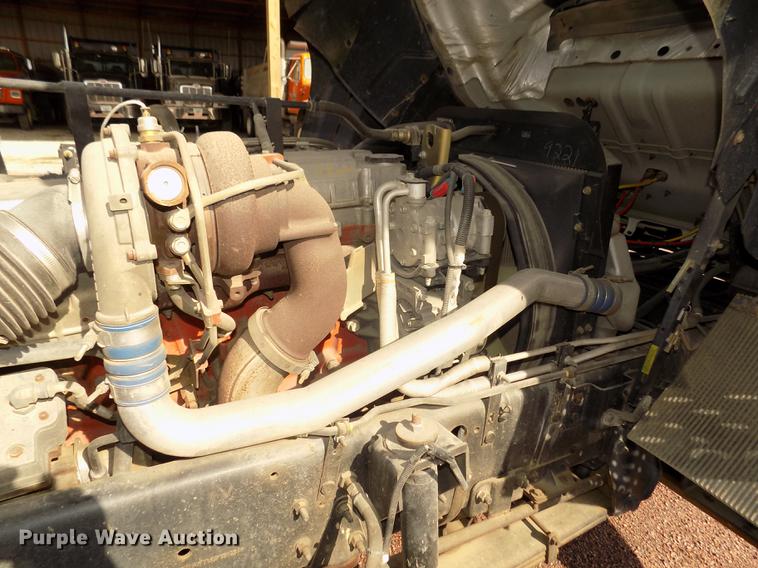 image for item DD2881 2004 GMC T7500 dump truck