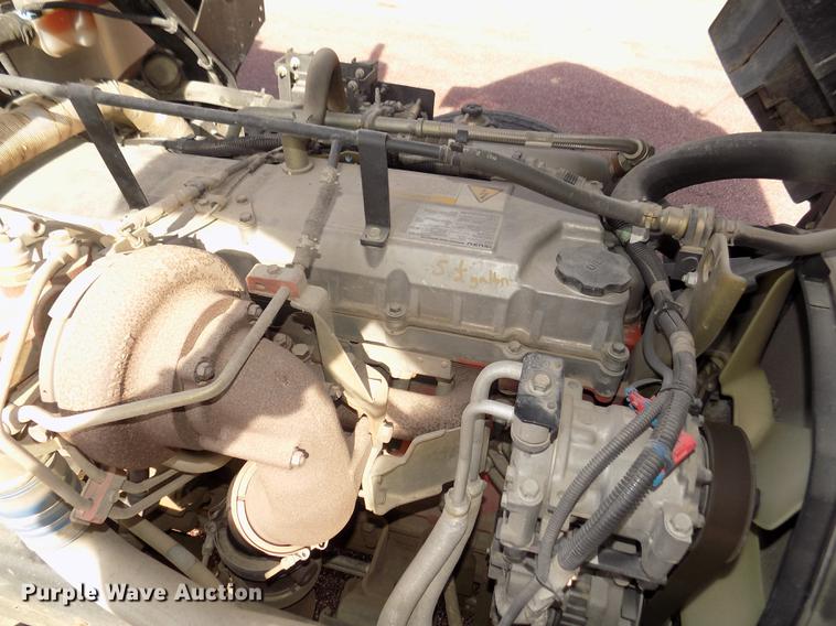 image for item DD2881 2004 GMC T7500 dump truck