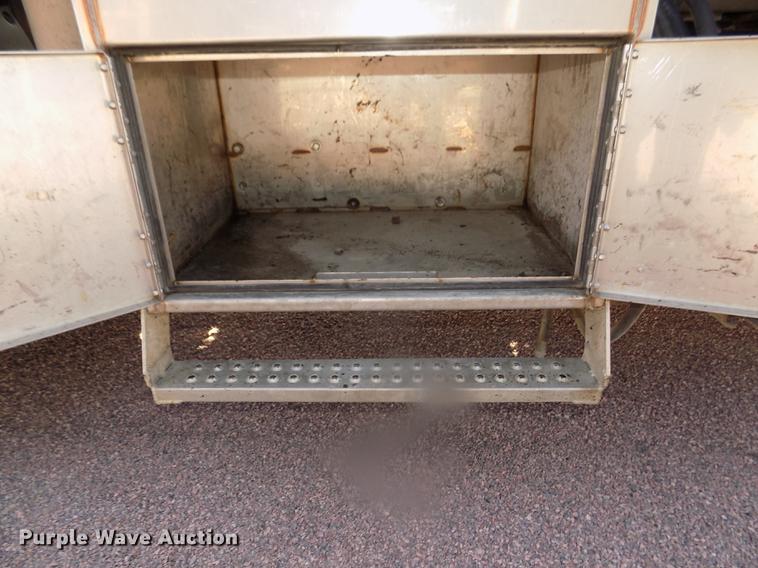 image for item DD2881 2004 GMC T7500 dump truck